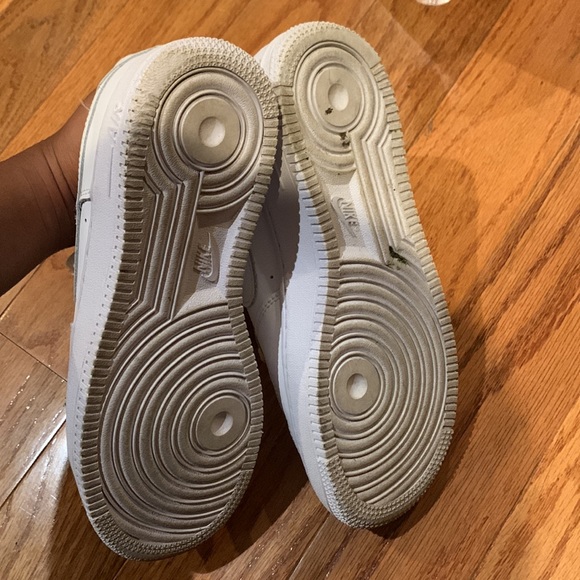 Air Force 1 (GS) in White - Picture 8 of 8